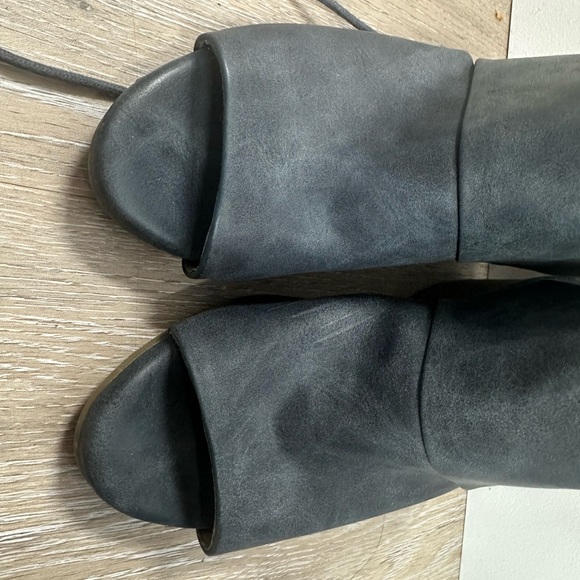 Kenneth Cole Slip On Open Toe Blue/Beige Block Heel Leather Size 7M - Picture 12 of 14